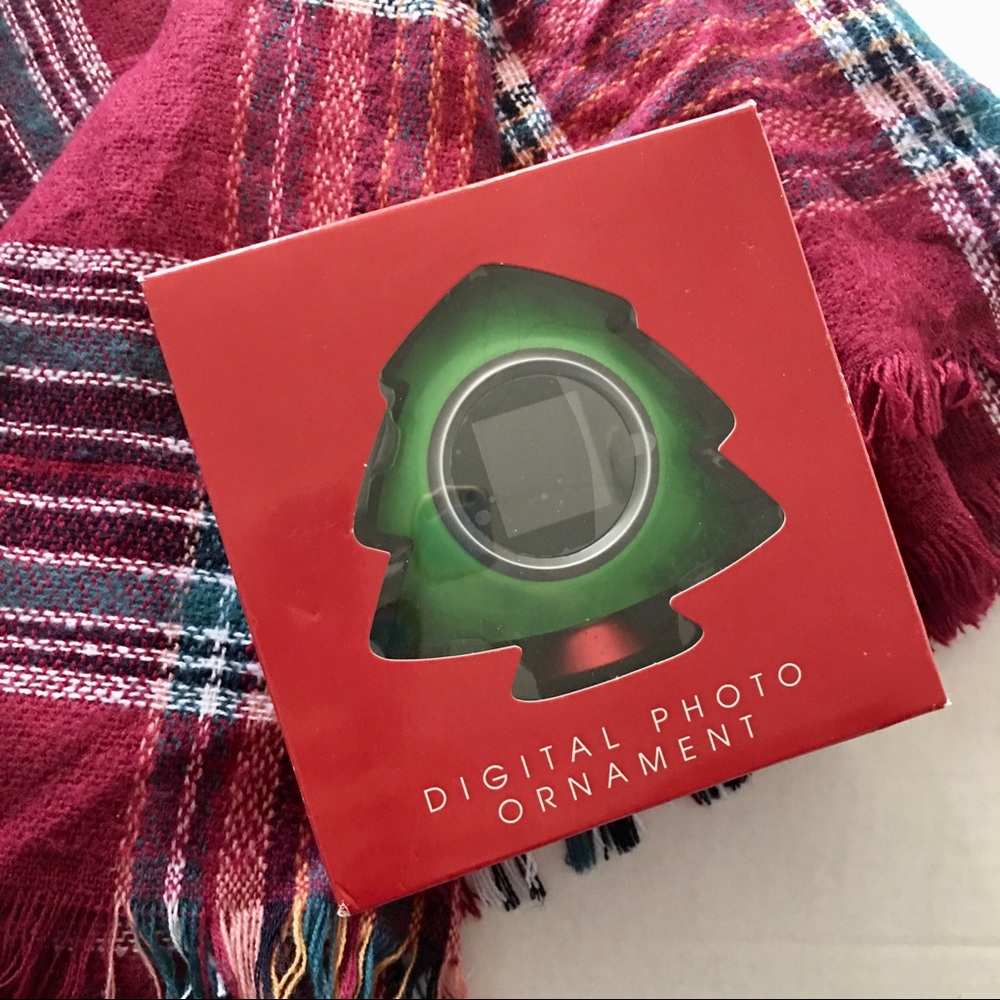 NIB Digital Christmas Tree Photo Ornament